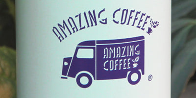 10月25日(土)より「thermo mug × AMAZING COFFEE<br>ステンレスボトル～アメコ10周年～」の販売がスタート